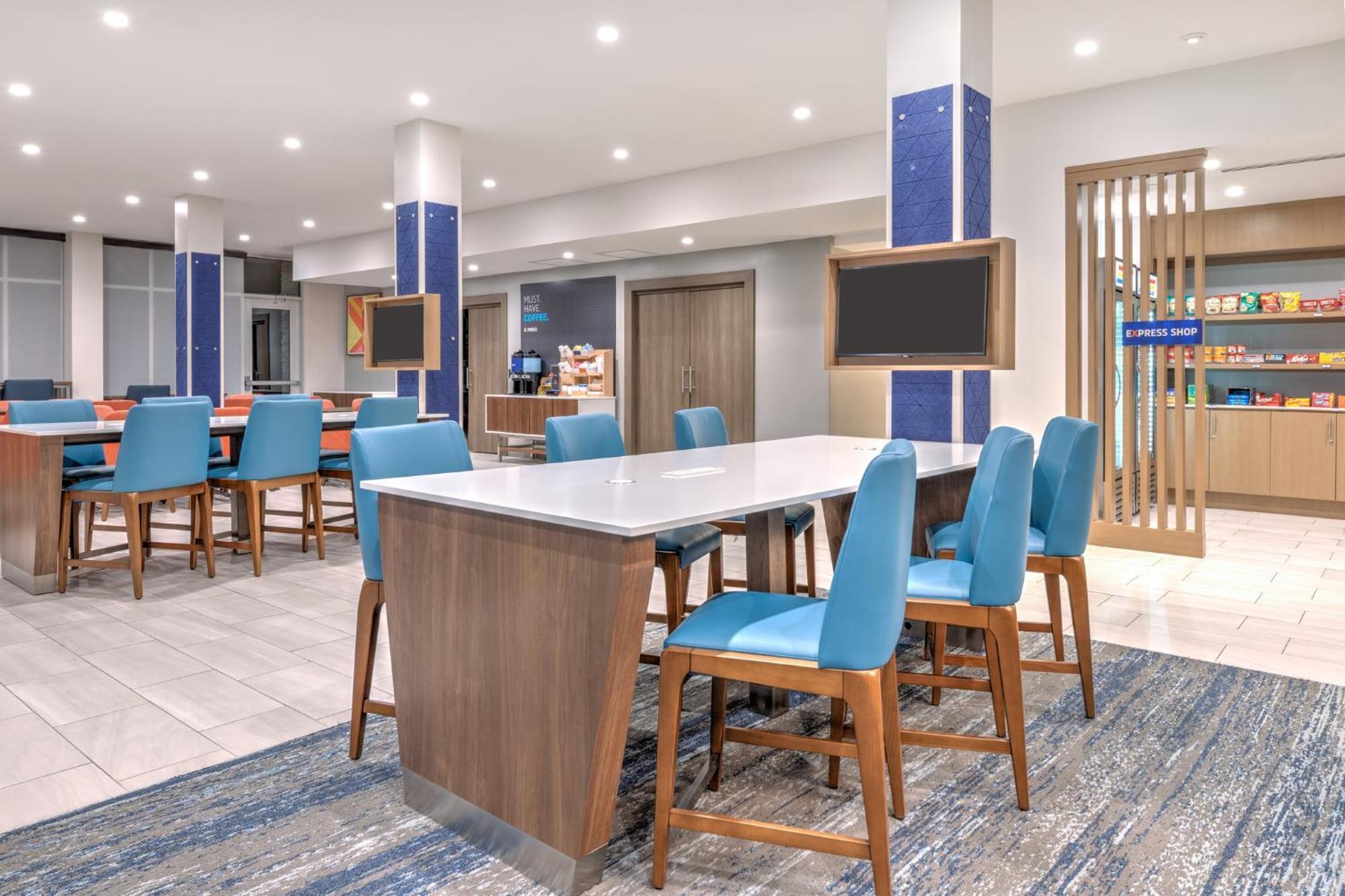 Express & Airport East By Ihg Austin